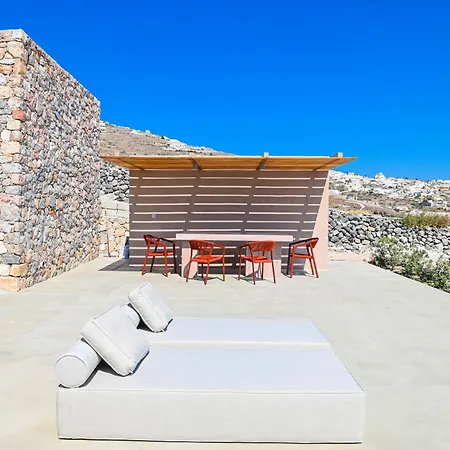 Felicity Cave Villa *