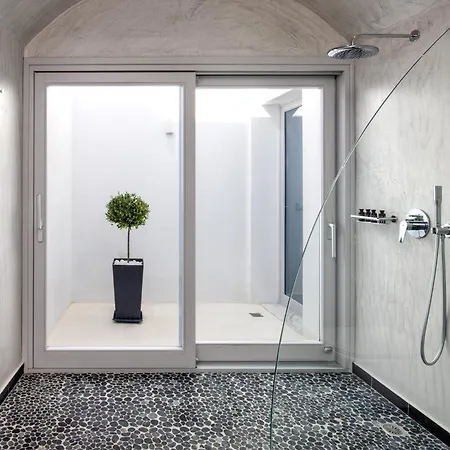 Felicity Cave Villa Exo Gonia
