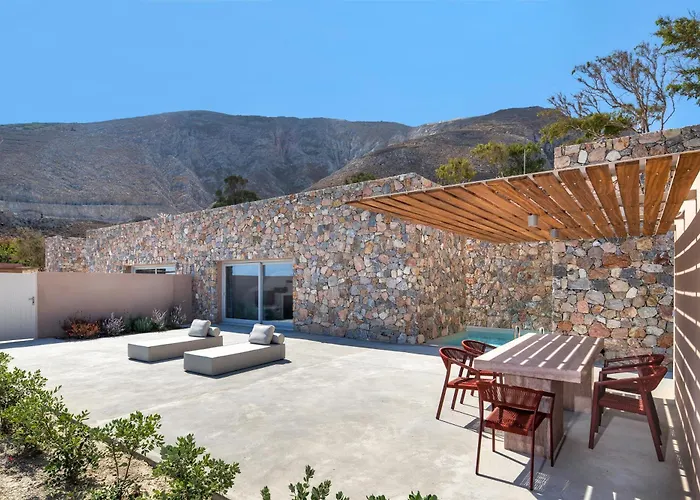 Felicity Cave Villa *