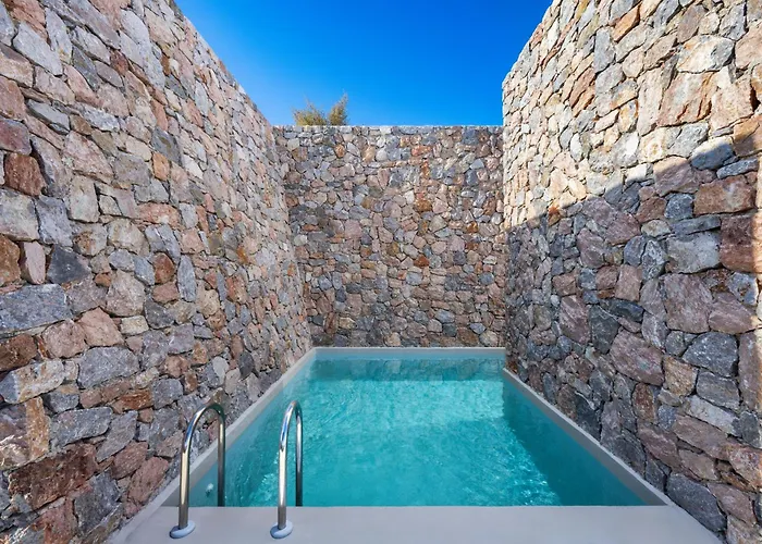 Felicity Cave Villa *