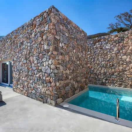 Felicity Cave Villa *