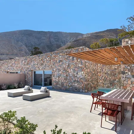 Felicity Cave Villa *