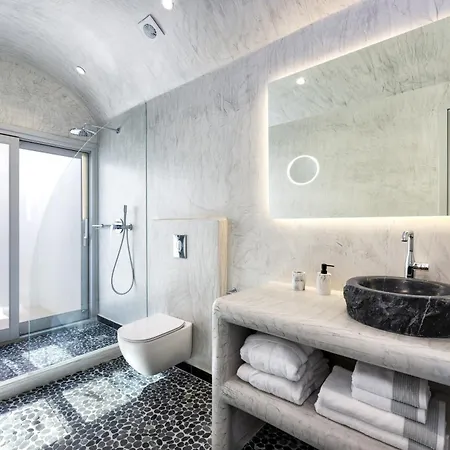 Felicity Cave Villa Éxo Goniá