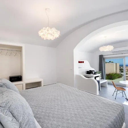 Felicity Cave Villa *