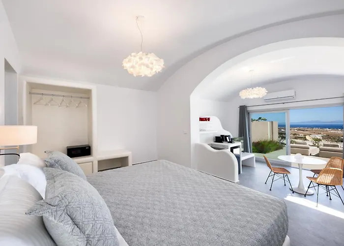 Felicity Cave Villa *