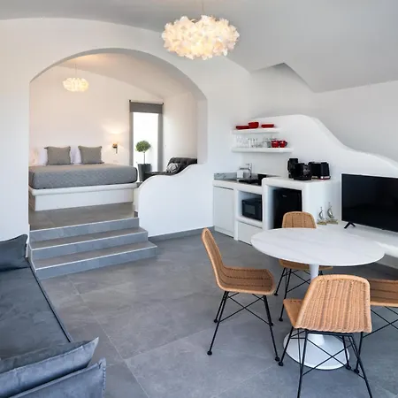 فيلة Felicity Cave